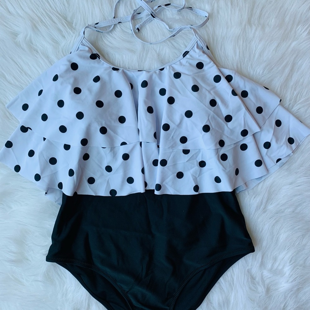 New Peddney Swimsuit Size Medium